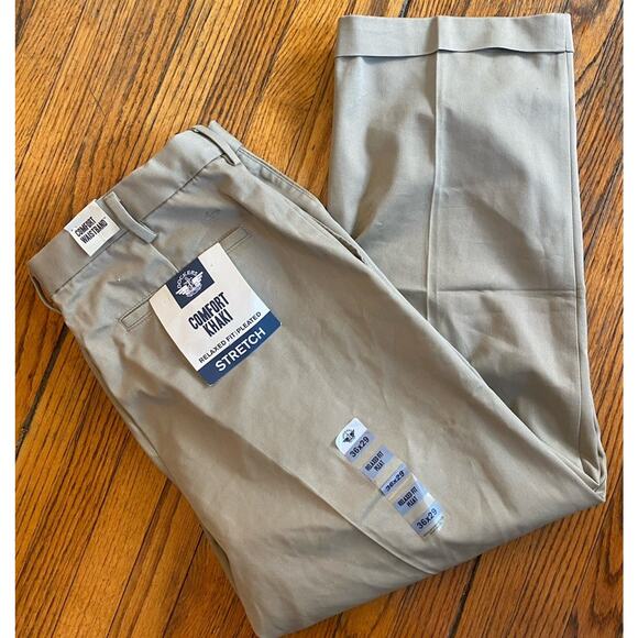 NWT Dockers Easy Khaki Relaxed Pleated Stretch Pants Men’s 36 X 29 Beige - Picture 1 of 9